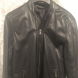 Luxury Vince Leather Bomber jacket. Size S